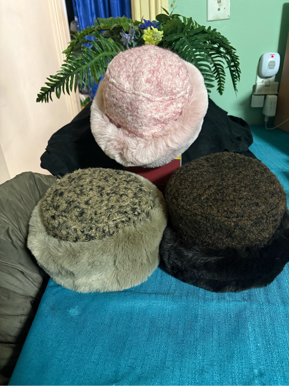 Plush Faux Fur Bucket Hat - Pink